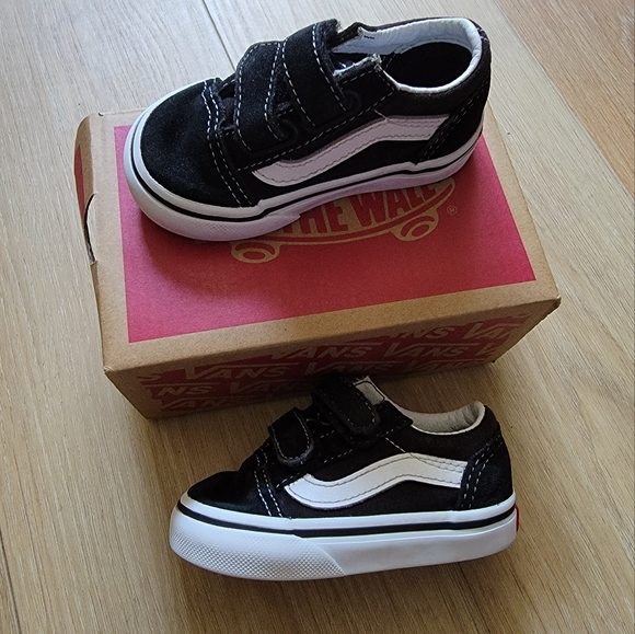 Vans Other - Vans Old Skool V baby shoes 4.5